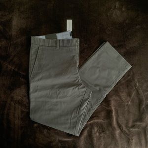 Banana Republic Fulton Stretch Chino in Ash Grey